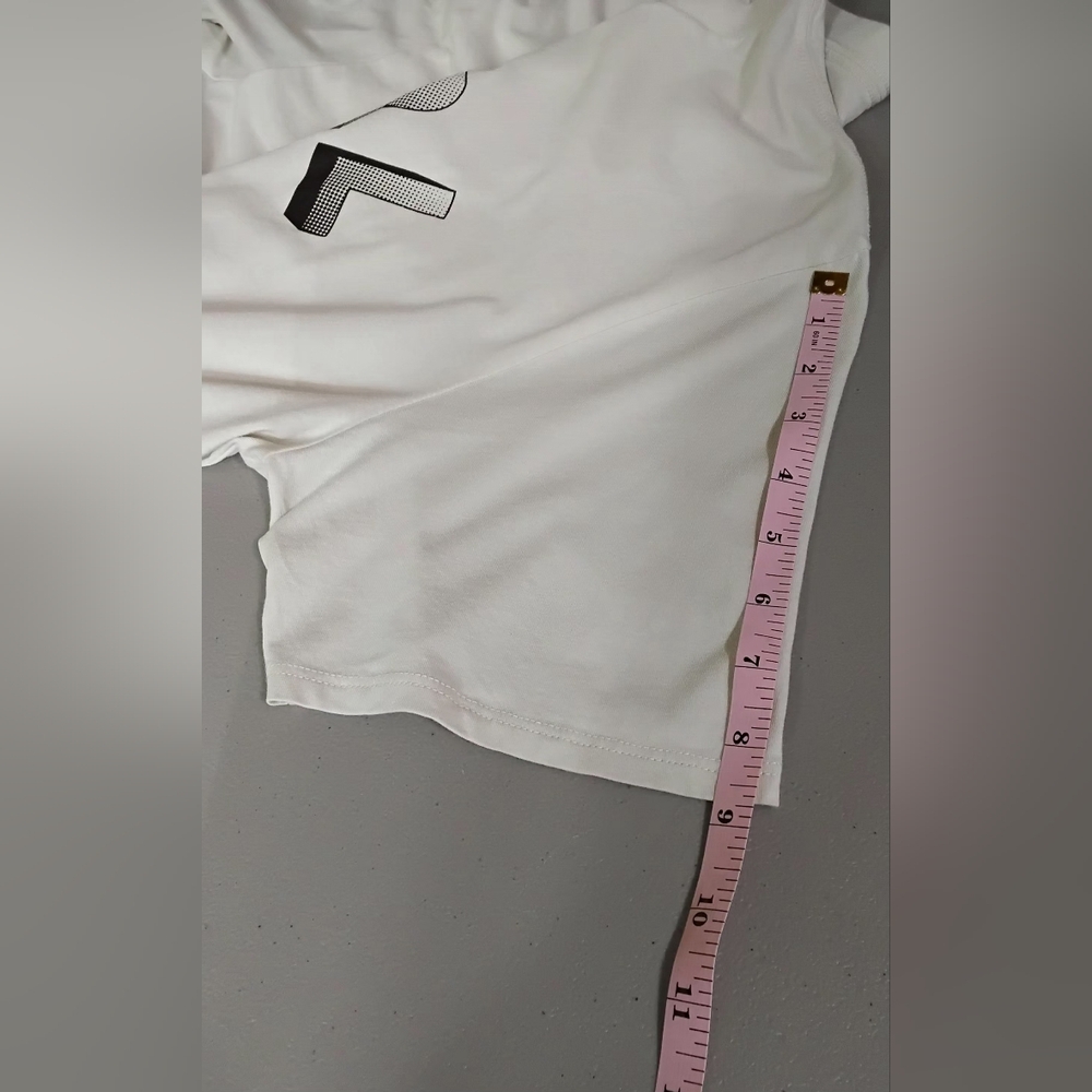 KARL LAGERFELD Men’s Short Sleeve T-Shirt Paris Size  Med Beige w/Black - Picture 7 of 9